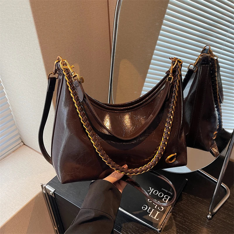 大容量包包女式2025新款秋冬复古百搭斜挎包高级感通勤单肩腋下包