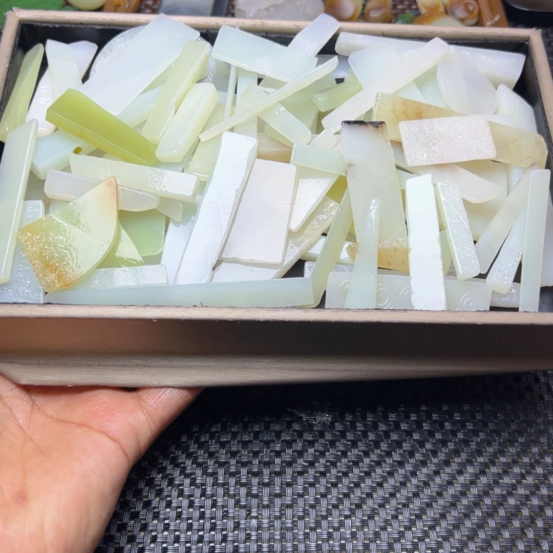 和田玉（糖玉）未镶嵌珠宝半成品