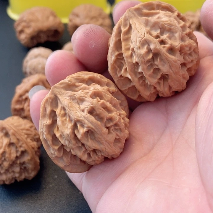 文玩核桃吊坠苹果园