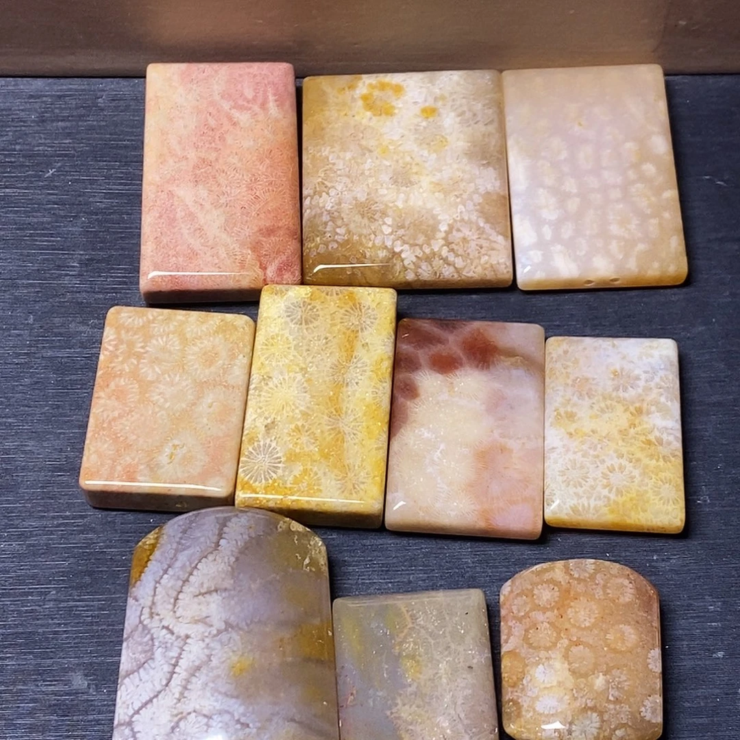 那***了硅化玉合金颈饰吊坠