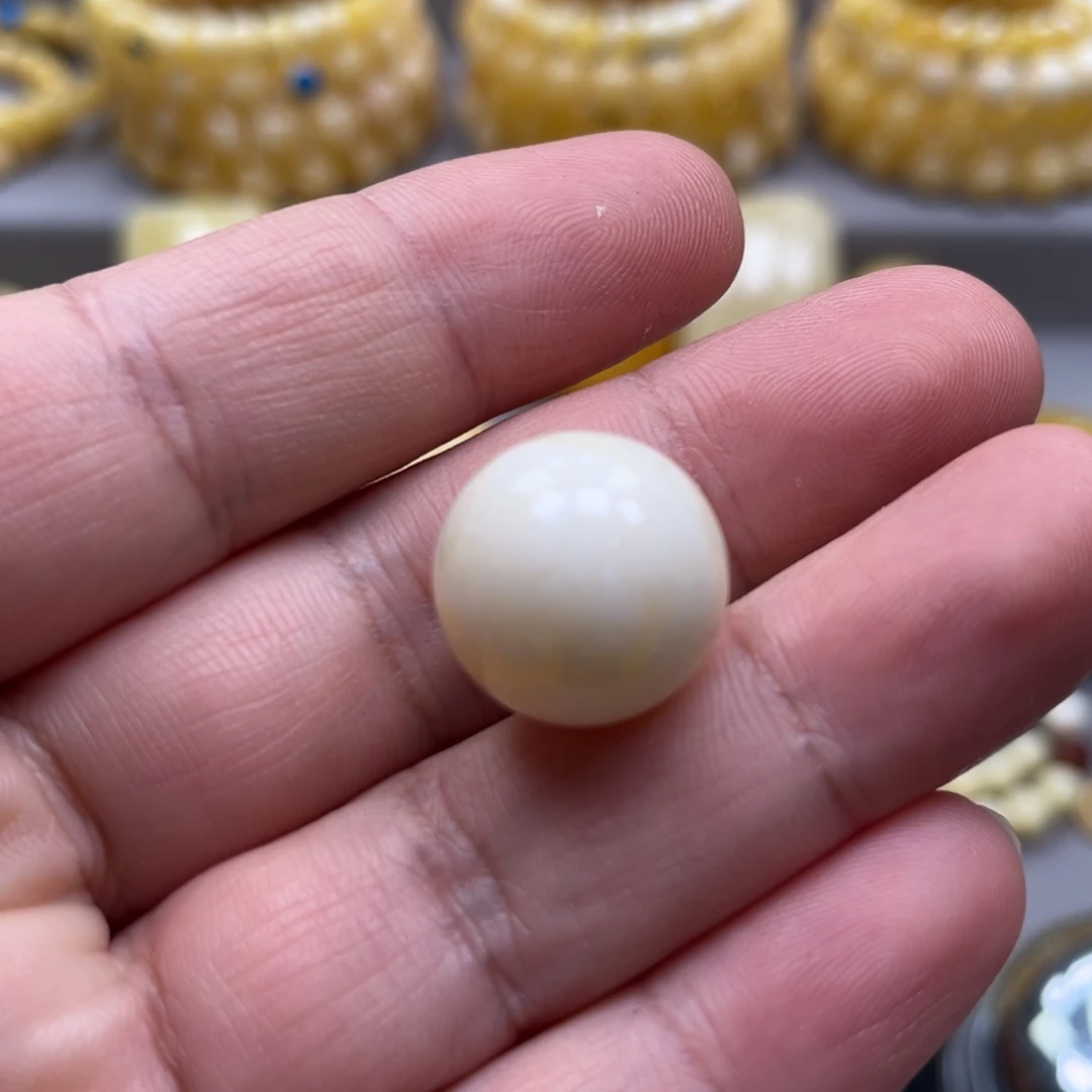 琥珀未镶嵌颈饰吊坠18+