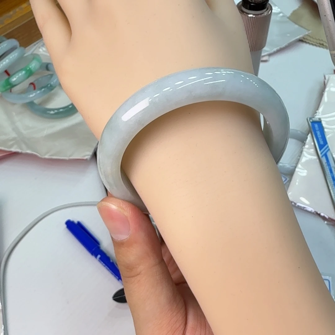 翡翠手镯未镶嵌买断