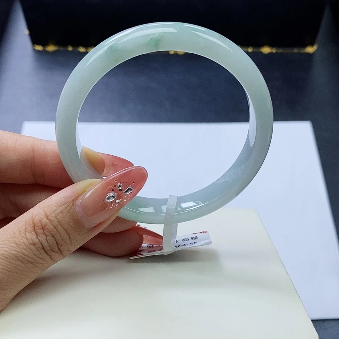 翡翠手镯未镶嵌55.8圈口