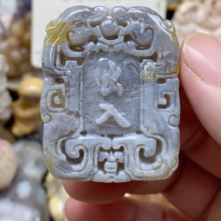 硅化珊瑚（珊瑚玉）未镶嵌颈饰