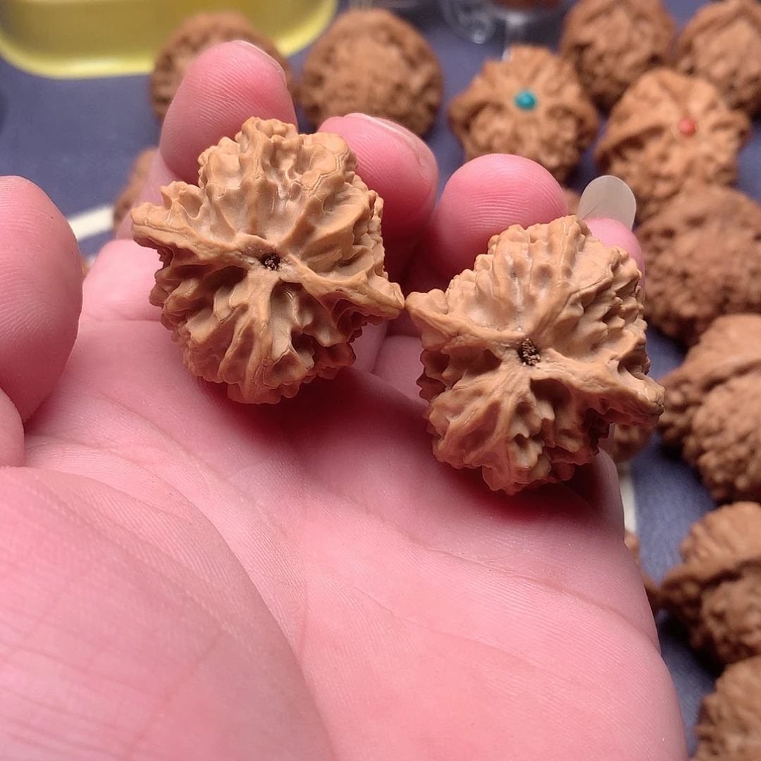 我***上文玩核桃把件苹果园