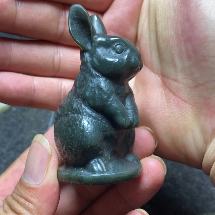 和田玉未镶嵌把件