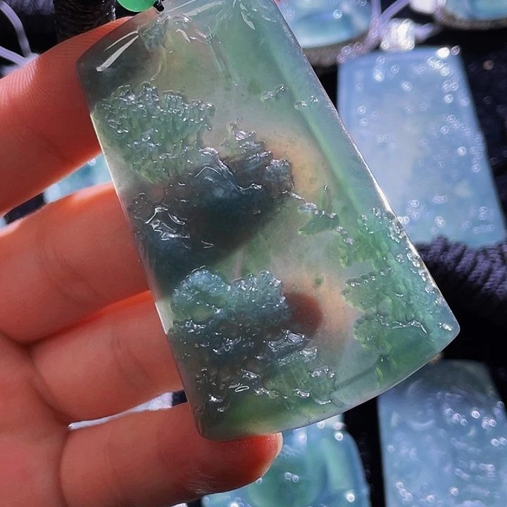 翡翠颈饰未镶嵌47，