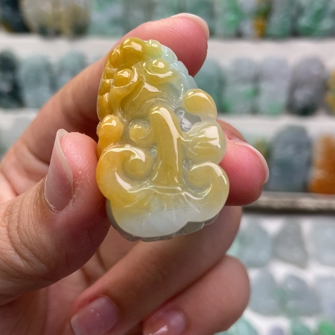 翡翠未镶嵌吊坠(赠链)
