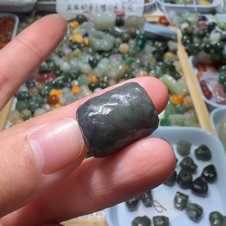 和田玉未镶嵌珠宝半成品