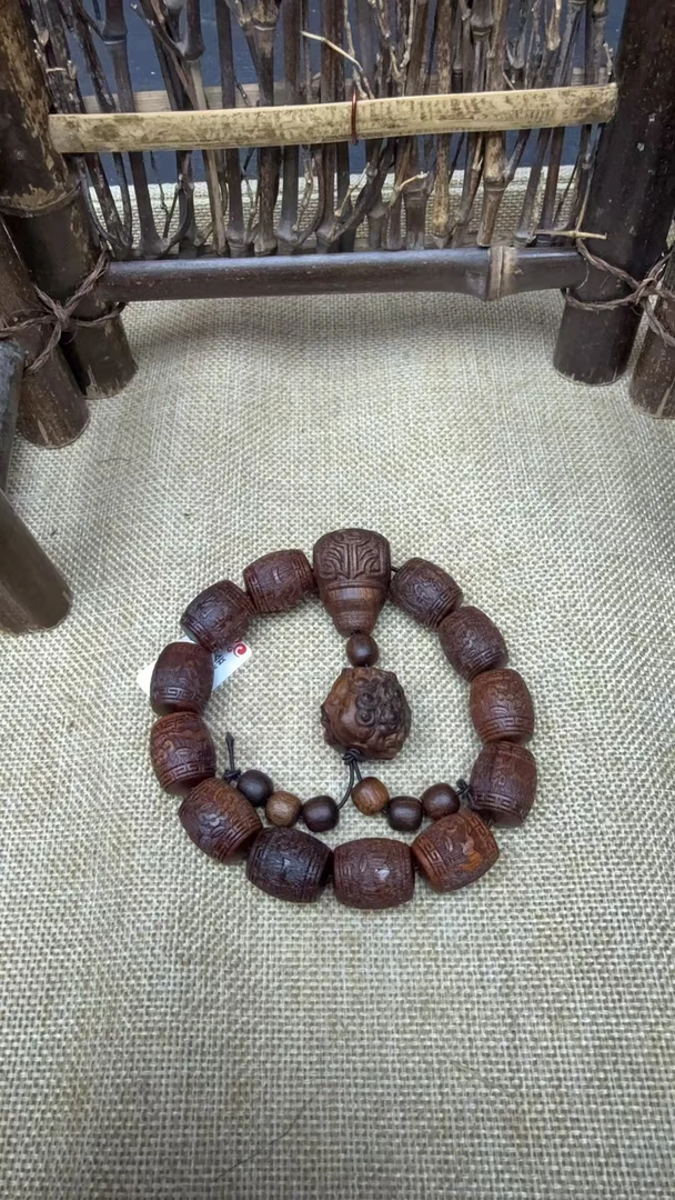 B175龙二文玩成品木串