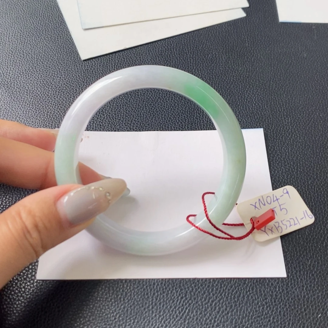 翡翠手镯未镶嵌59-60圈口