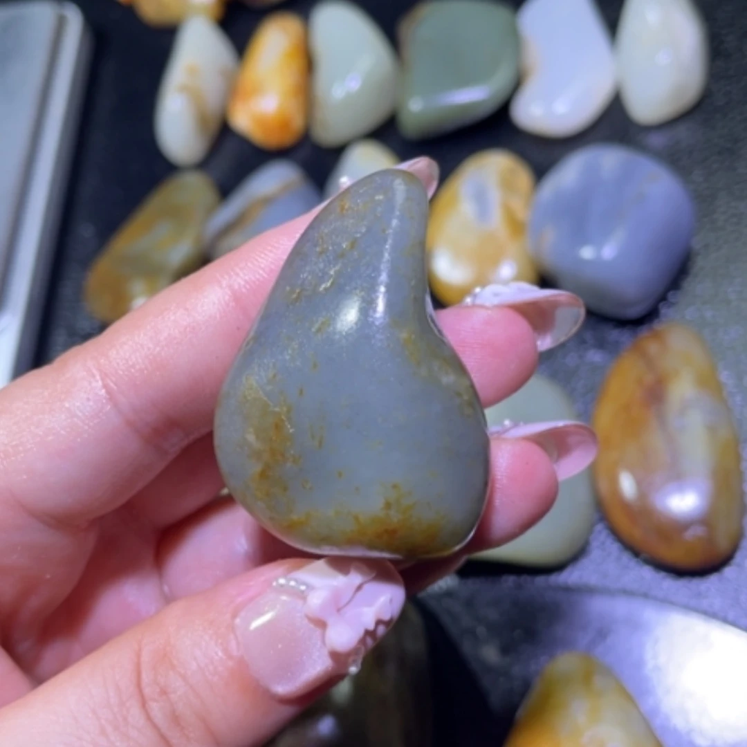 【闪购商品】颈饰未镶嵌和田玉
