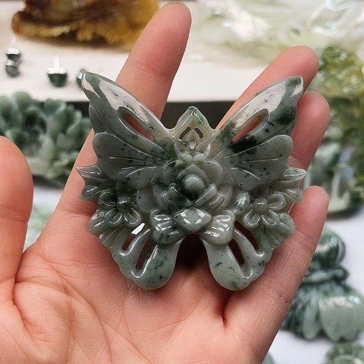 透闪石-蛇纹石玉未镶嵌颈饰