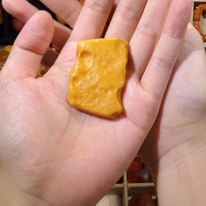 琥珀颈饰未镶嵌蜜蜡全皮吊坠