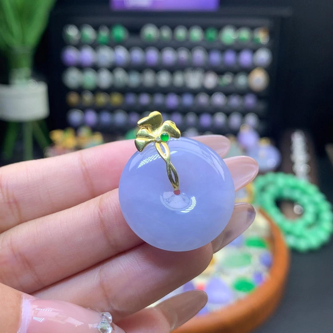 翡翠18K金镶嵌颈饰