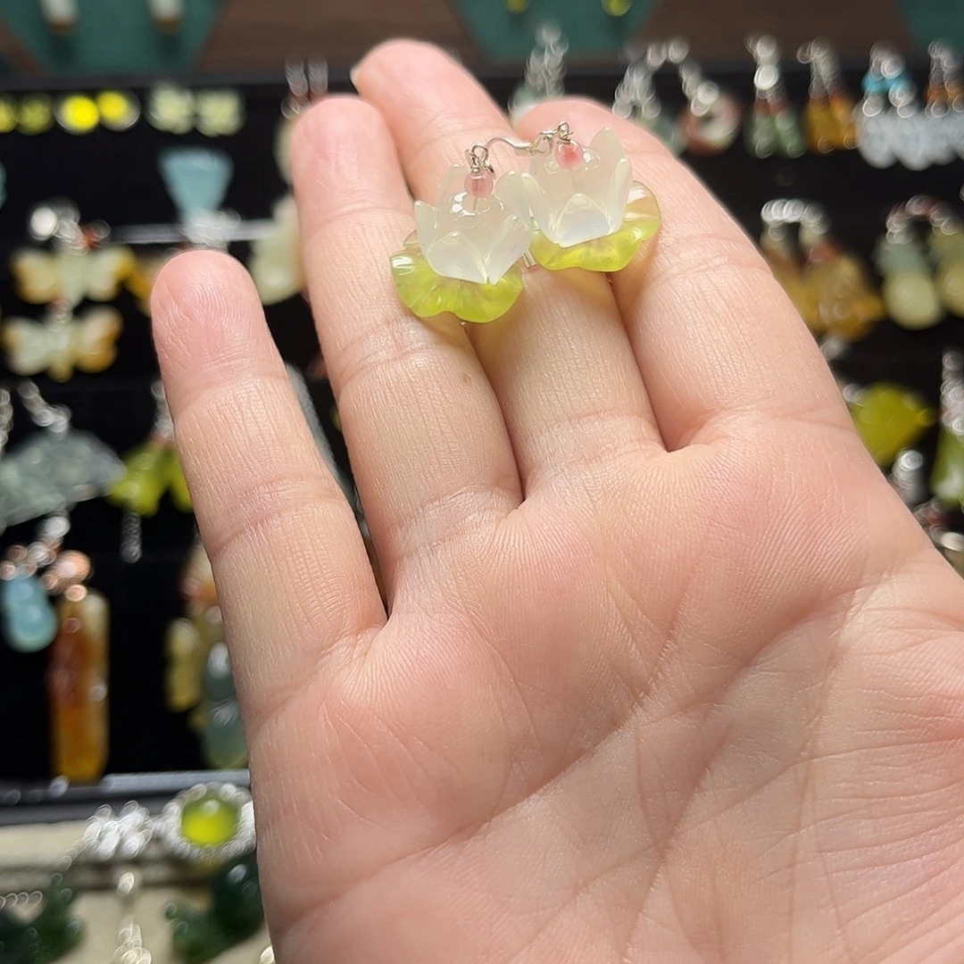 洛****蛇纹石玉未镶嵌耳饰