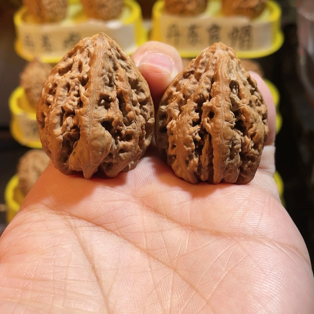 文玩核桃吊坠玲珑塔