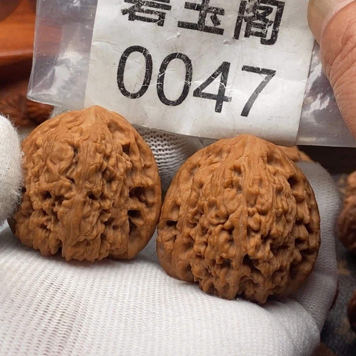 鹏***里吊坠文玩核桃南疆石41