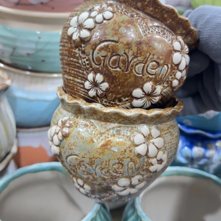 凑9块包邮，有孔，陶瓷花盆