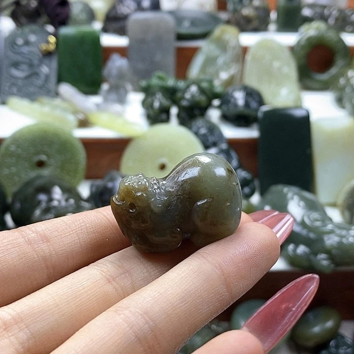 和田玉颈饰未镶嵌锦**鲤