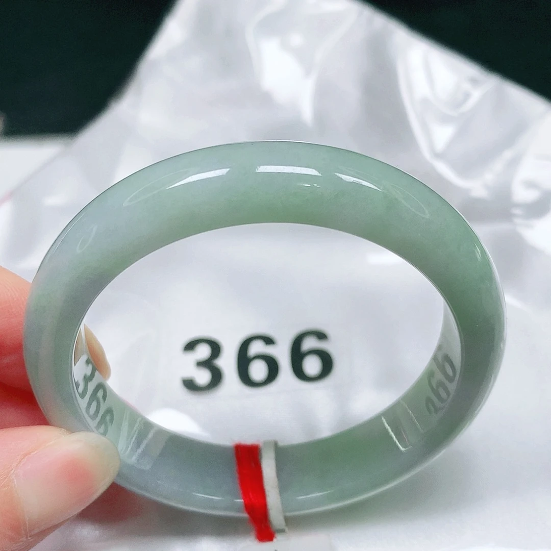 翡翠未镶嵌手镯44 号翡翠手镯