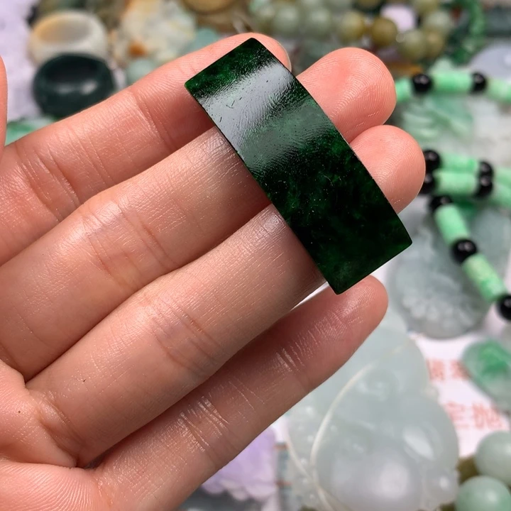 仪***感定制翡翠未镶嵌翡翠