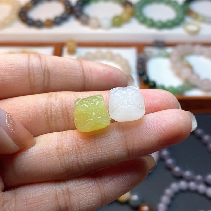 未镶嵌和田玉手链C****r