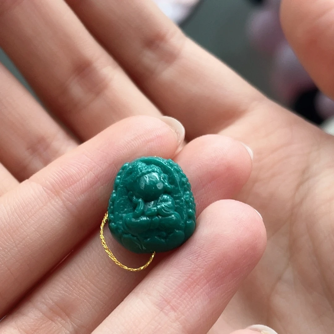 绿松石未镶嵌颈饰
