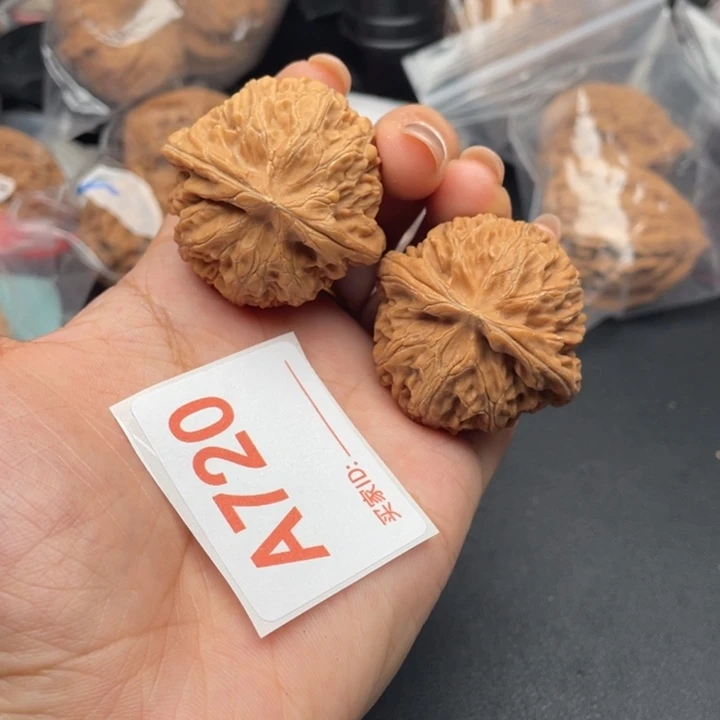 文玩核桃吊坠核桃