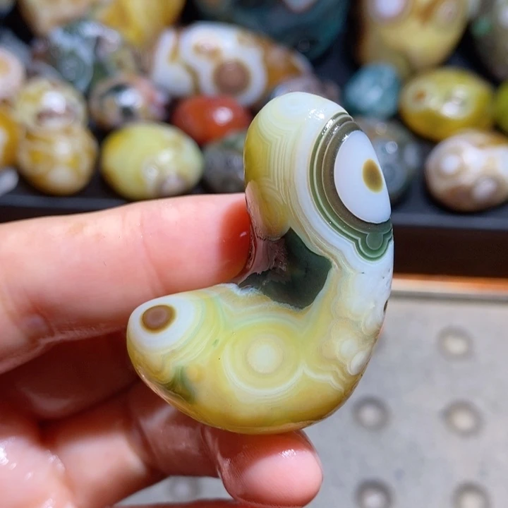 未镶嵌玛瑙/玉髓珠宝半成品9