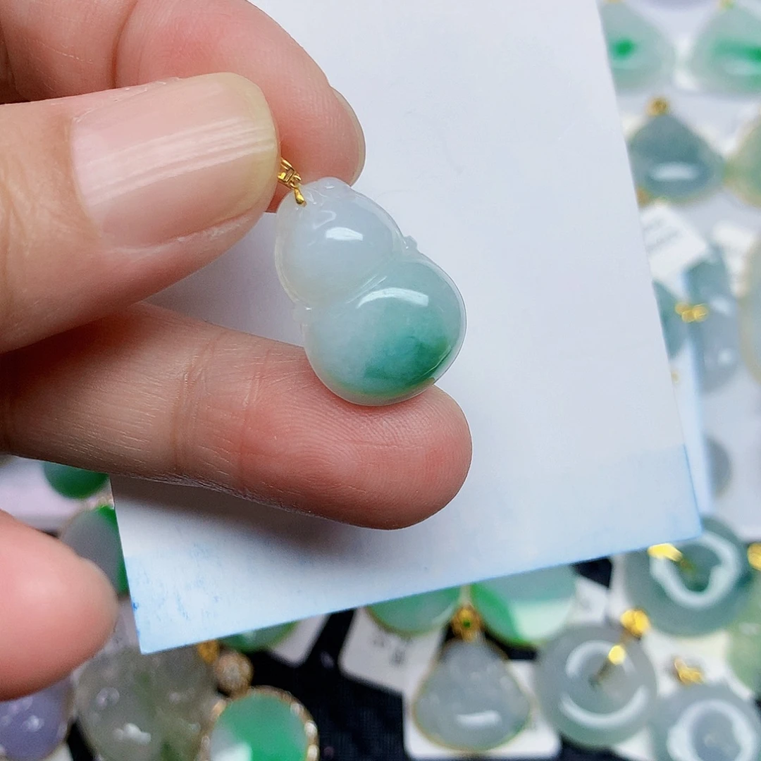 翡翠18K金镶嵌颈饰3567787