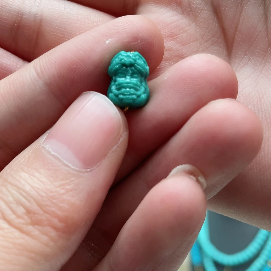 绿松石颈饰未镶嵌