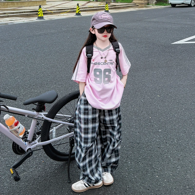 女童2025新款夏季洋气美式运动休闲宽松T恤阔腿格子弯刀裤套装潮