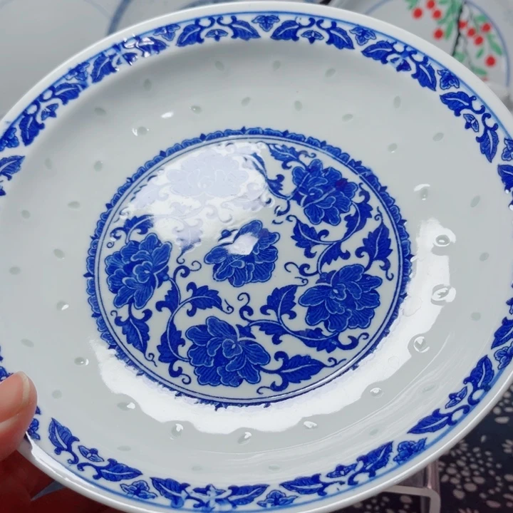 青花玲珑8寸窝盘牡丹花