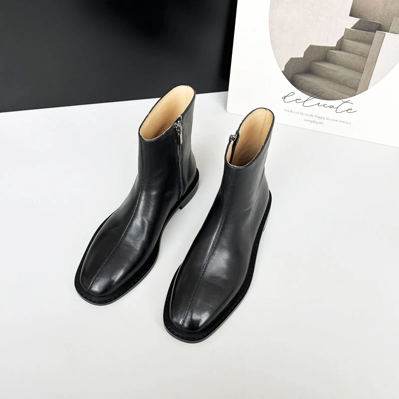 702/平跟短靴女秋冬黑色小踝靴时尚粗跟短筒马丁靴百搭