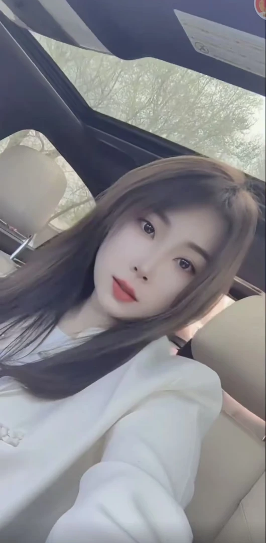 女装直播间扣号叫到名字拍