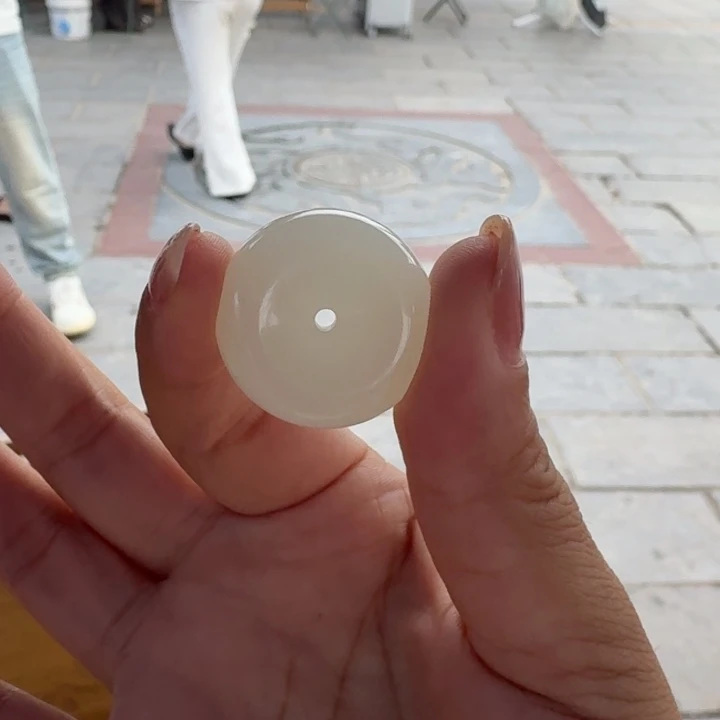 和田玉未镶嵌颈饰25王菲