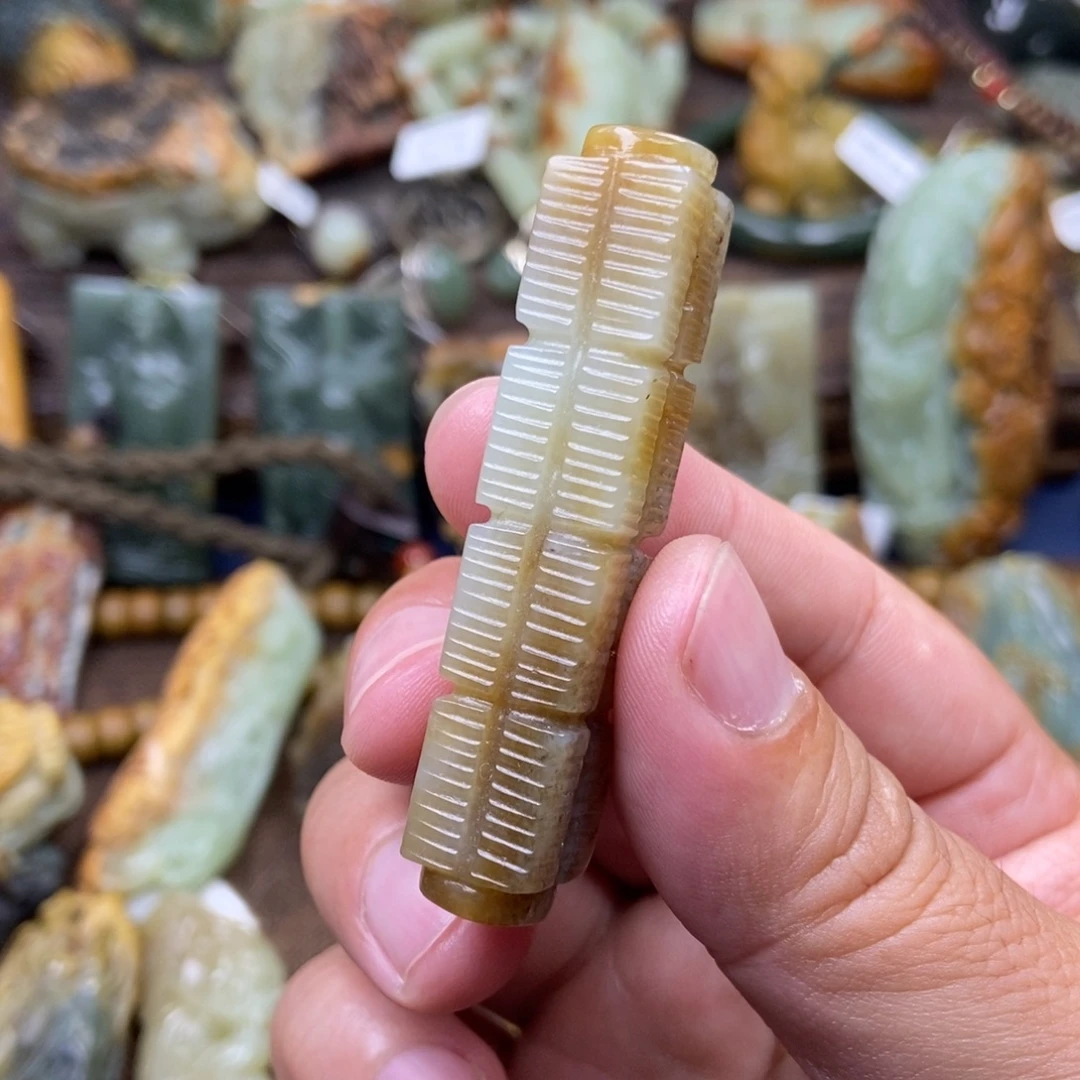 未镶嵌岫岩老玉(透闪石质玉)珠宝奇石