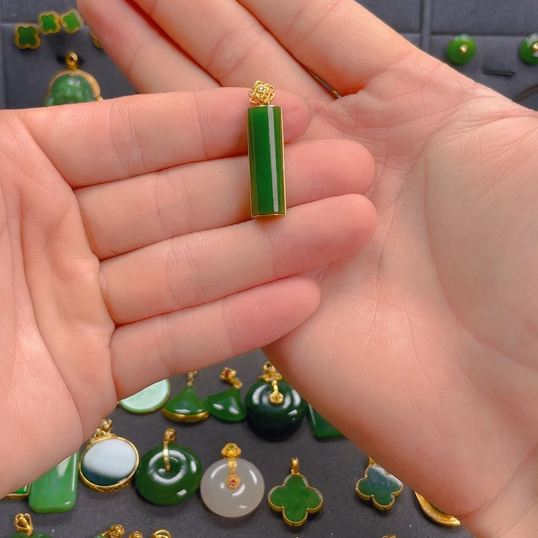 和田玉（碧玉）18K金镶嵌吊坠(不含链)