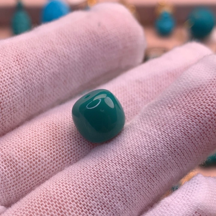 绿松石未镶嵌湖北天然原矿绿松石10.7