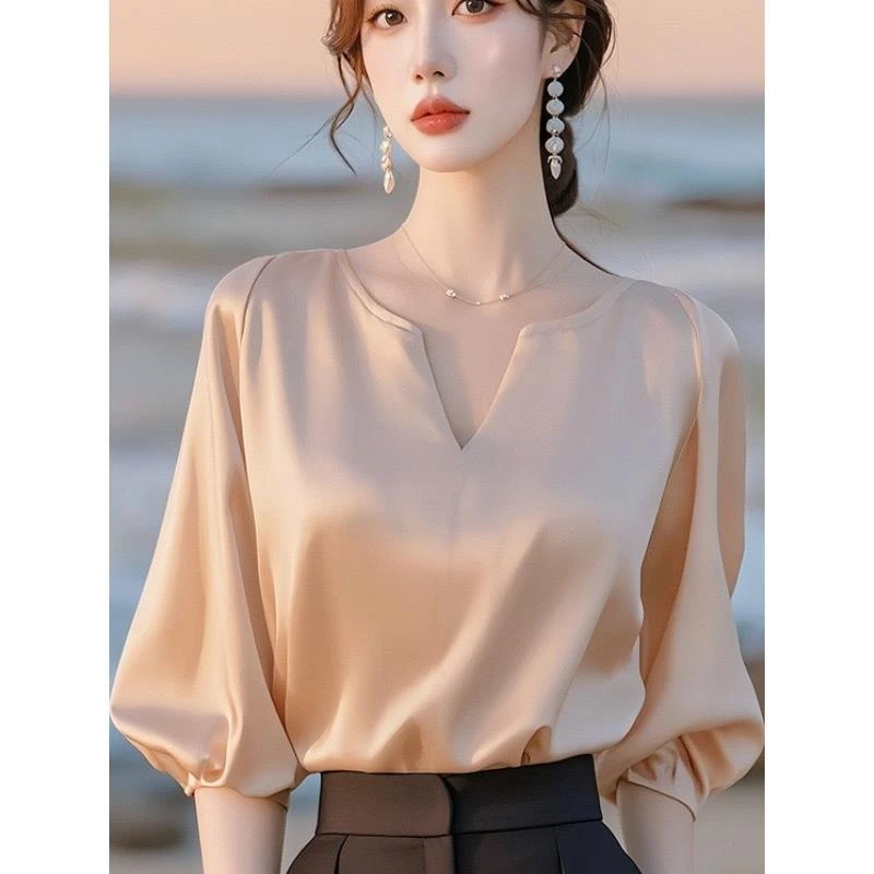 专柜同款洋气2025显瘦夏季新款优雅气质设计感缎面V领短袖衬衫女