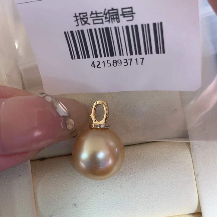 颈饰18K金镶嵌海水珍珠