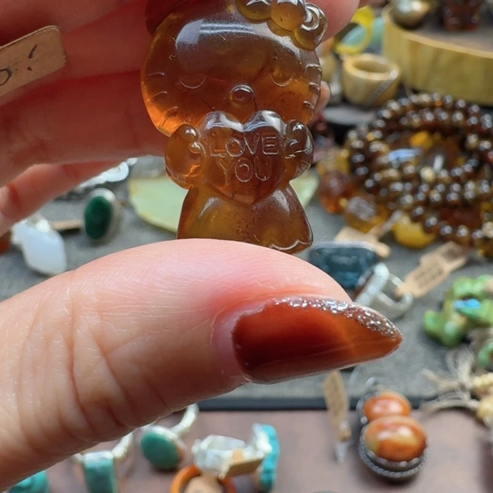 未镶嵌颈饰琥珀●****婆