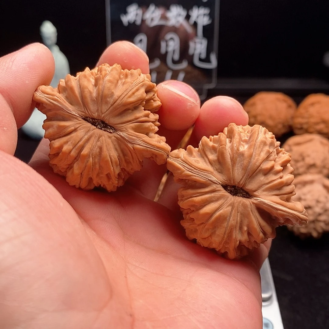 文玩核桃吊坠山地楼46