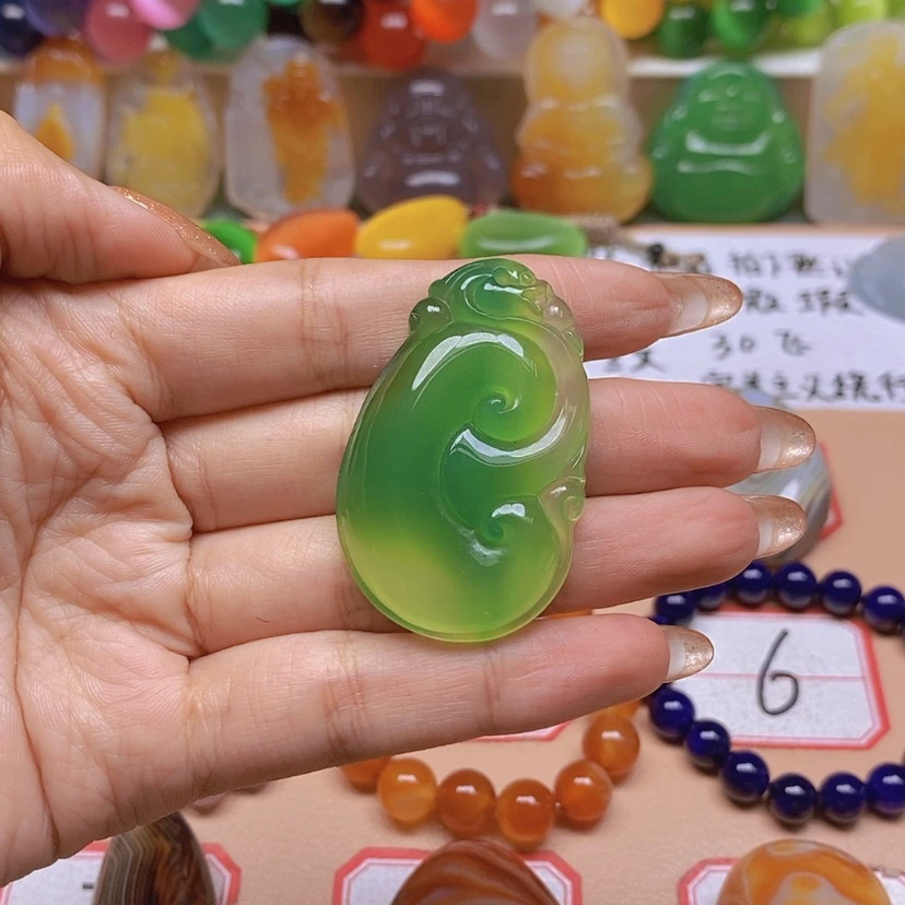 【闪购商品】玛瑙/玉髓颈饰未镶嵌抱**云