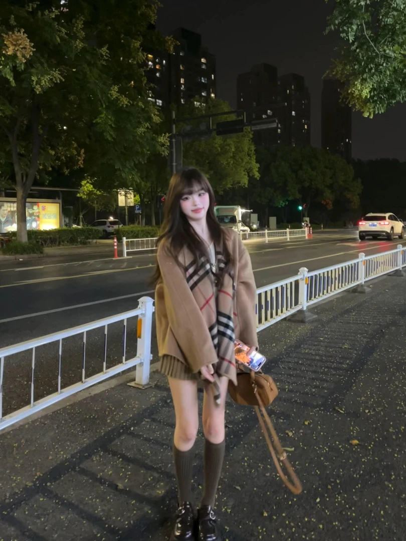 早秋一整套女装2025新款格子双面大衣外套百搭显瘦百褶裙两件套装