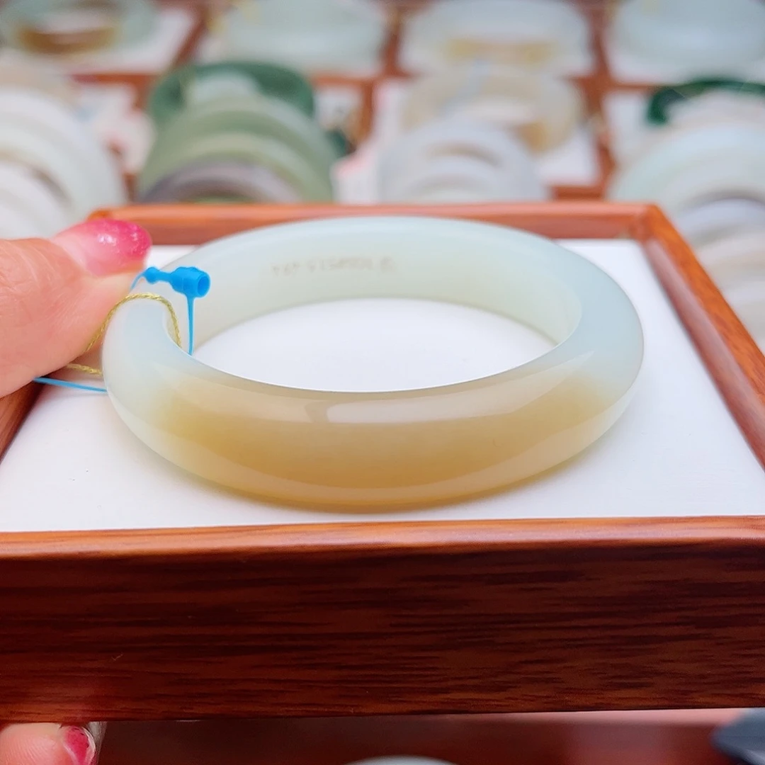 和田玉未镶嵌手镯51.2