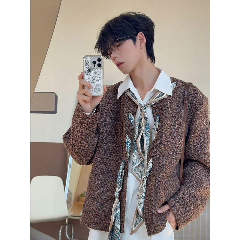 小香风短款毛呢外套男生韩系氛围感早秋穿搭丝巾设计感圆领夹克衫