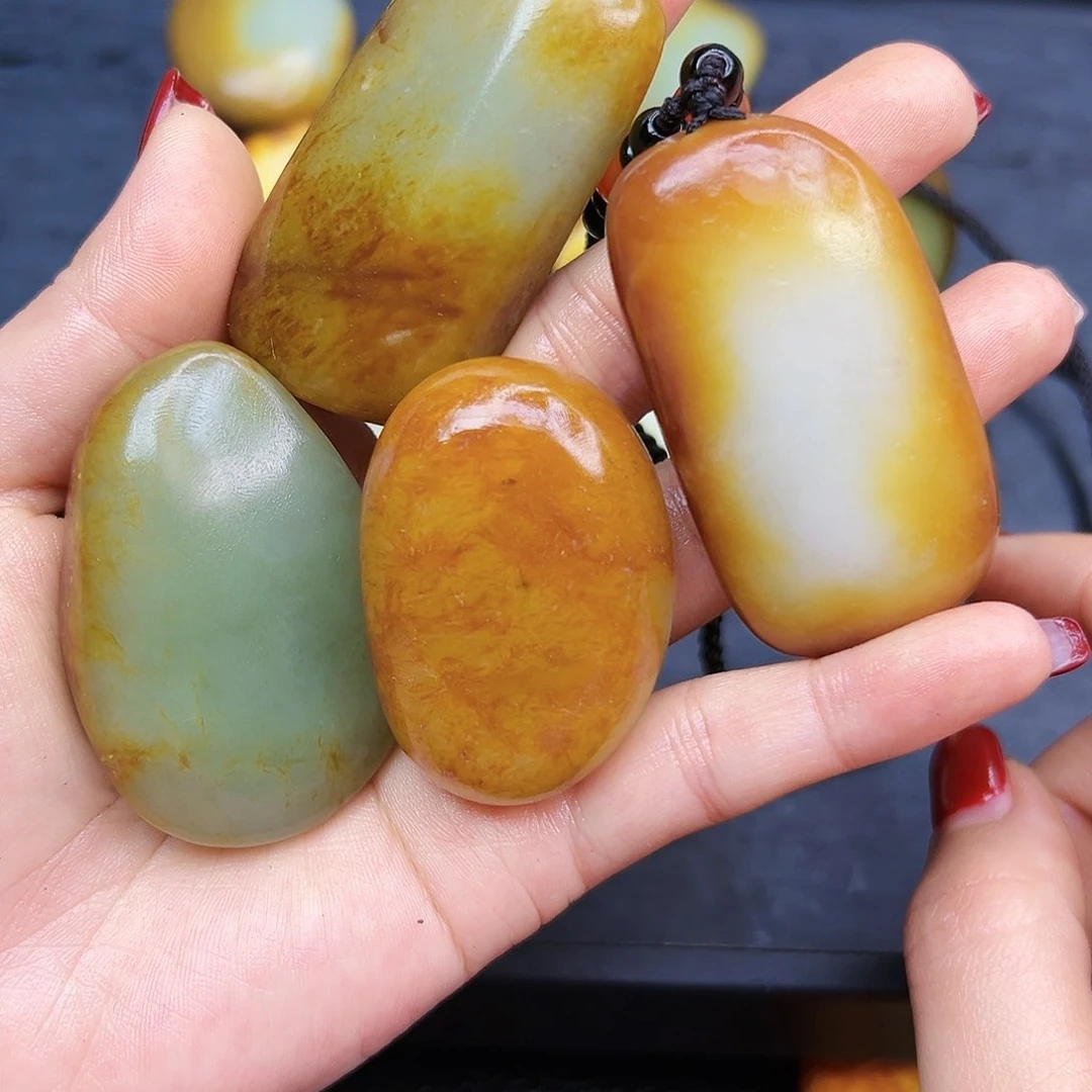 和田玉挂件未镶嵌阿*