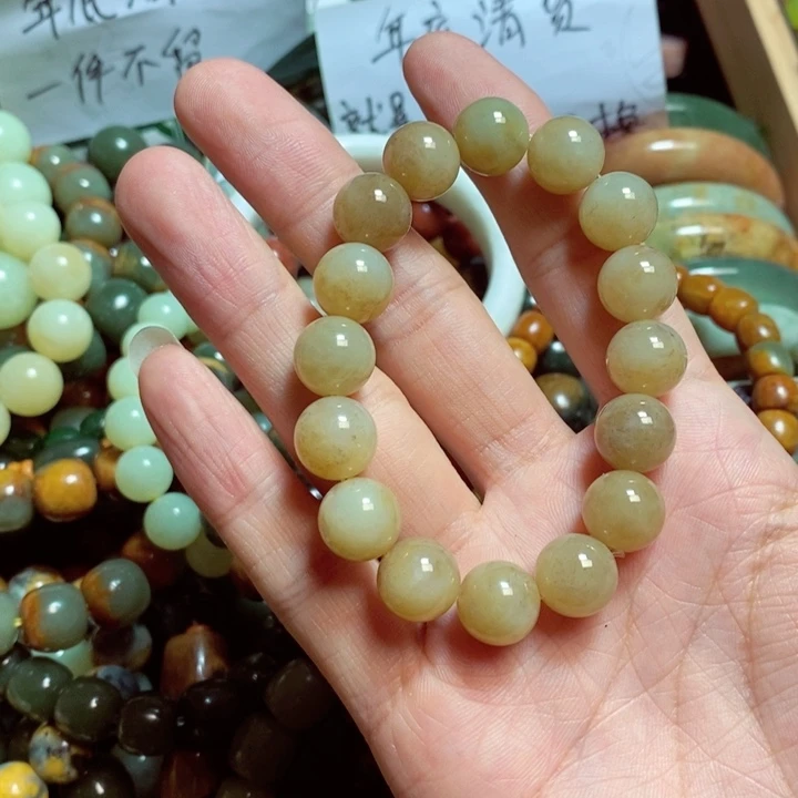 岫岩老玉（透闪石质玉）手链未镶嵌